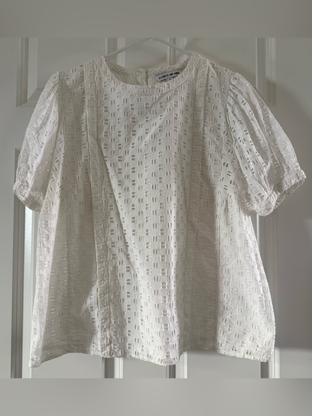100% cotton Elizabeth and James White Eyelet Short Sleeve Blouse